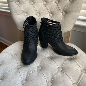 MOSSIMO // SHIANN BASKET WEAVE BOOTIES